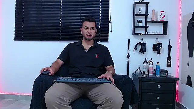 Snapshot of KinkyAllisonSub chatting on December 21, 2024, 7:27 pm KinkyAllisonSub online show from December 21, 2024, 7:27 pm