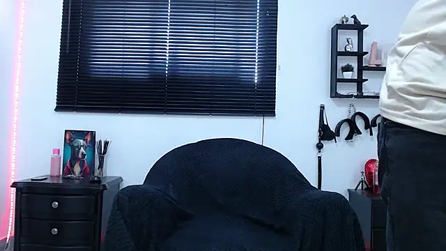 Snapshot of KinkyAllisonSub chatting on February 12, 2025, 3:16 pm KinkyAllisonSub online show from February 12, 2025, 3:16 pm