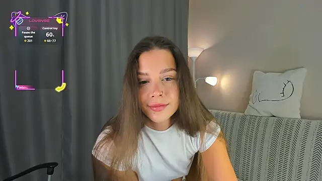 Alice hailey  online show from November 12, 2025, 8:30 pm