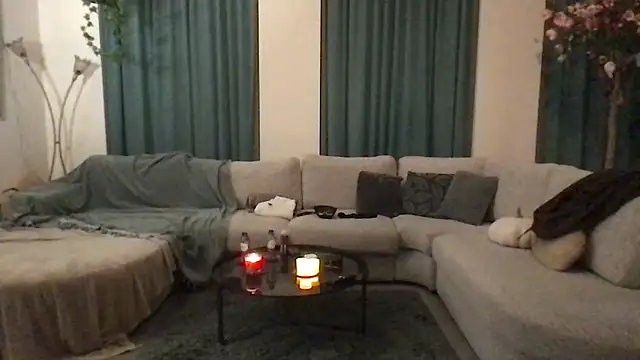 Snapshot of ROXYNL chatting on January 15, 2026, 6:00 pm ROXYNL online show from January 15, 2026, 6:00 pm