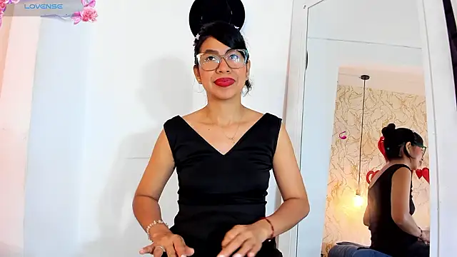 BRITANY WELLS  online show from March 5, 2026, 12:34 pm