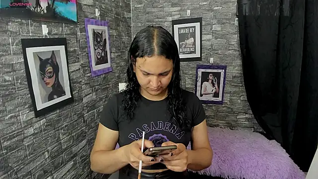 Snapshot of Andrys_ chatting on November 13, 2025, 10:08 pm Andrys online show from November 13, 2025, 10:08 pm