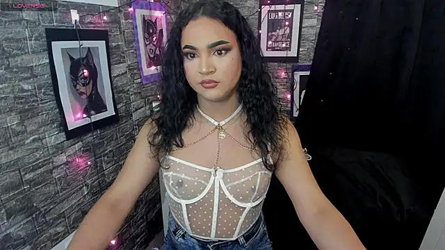 Snapshot of Andrys_ chatting on December 14, 2025, 9:52 pm Andrys online show from December 14, 2025, 9:52 pm