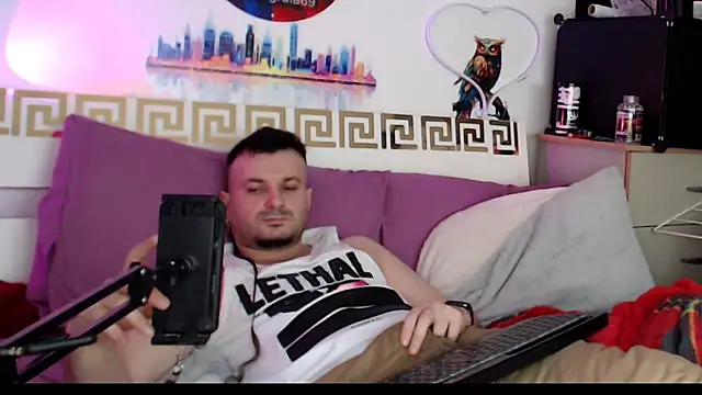 Snapshot of erotico69xxx chatting on April 17, 2026, 1:03 pm erotico69xxx online show from April 17, 2026, 1:03 pm