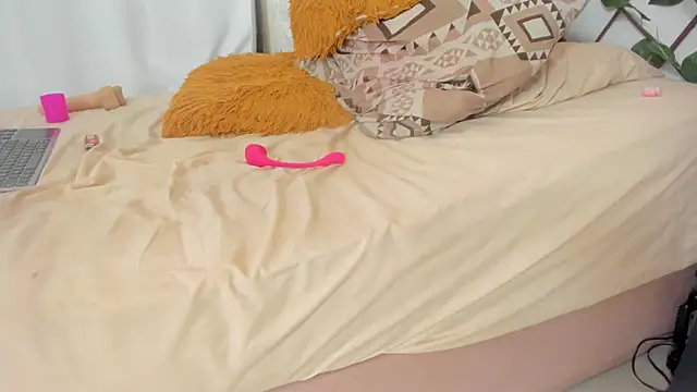 Latina BigBoobs online show from December 25, 2024, 5:47 pm