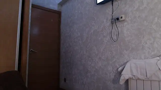 Snapshot of Latina_BigBoobs chatting on March 15, 2026, 5:46 am Latina BigBoobs online show from March 15, 2026, 5:46 am