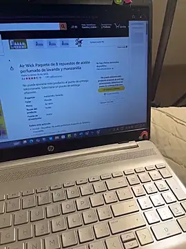 Snapshot of Ameellie chatting on March 8, 2025, 9:18 pm Ameellie online show from March 8, 2025, 9:18 pm