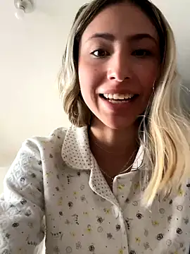 Snapshot of Ameellie chatting on September 14, 2025, 3:22 pm Ameellie online show from September 14, 2025, 3:22 pm