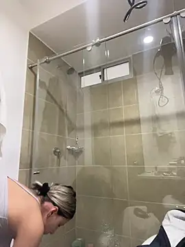 Snapshot of Ameellie chatting on December 17, 2025, 6:36 pm Ameellie online show from December 17, 2025, 6:36 pm