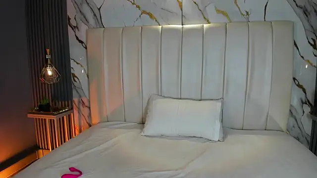 SaraRiley online show from April 9, 2026, 10:48 pm