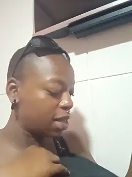 Coco Kiss online show from April 2, 2026, 6:27 pm