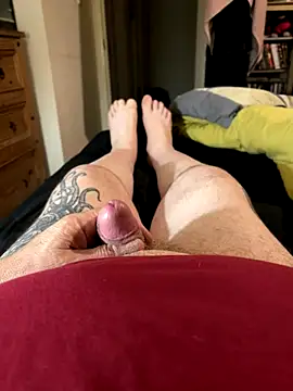 Snapshot of chatting on October 28, 2025, 9:39 pm online show from October 28, 2025, 9:39 pm