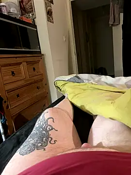 Snapshot of chatting on November 26, 2025, 10:00 pm online show from November 26, 2025, 10:00 pm