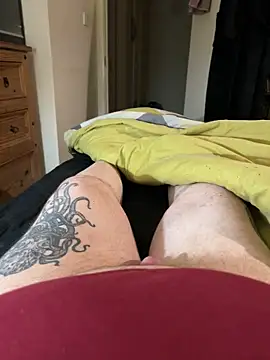 Snapshot of chatting on November 27, 2025, 9:28 pm online show from November 27, 2025, 9:28 pm