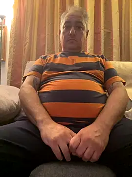 Snapshot of Russirayu chatting on November 16, 2025, 11:21 pm Russirayu online show from November 16, 2025, 11:21 pm