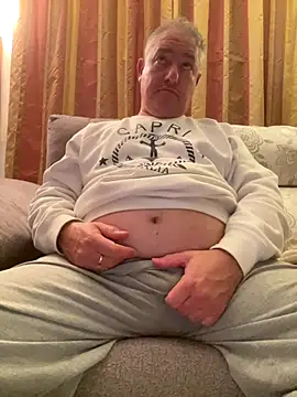 Snapshot of Russirayu chatting on December 14, 2025, 10:36 pm Russirayu online show from December 14, 2025, 10:36 pm