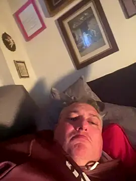 Snapshot of Russirayu chatting on January 8, 2026, 3:14 pm Russirayu online show from January 8, 2026, 3:14 pm