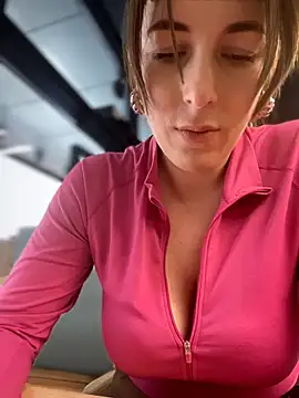 MommmyYummy online show from May 12, 2026, 9:50 am