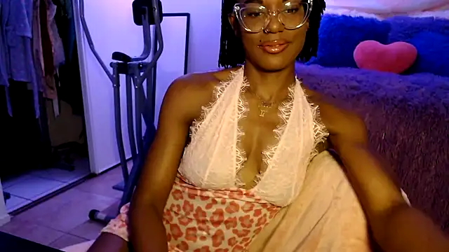 Snapshot of CocoSage chatting on June 15, 2026, 5:42 am CocoSage online show from June 15, 2026, 5:42 am