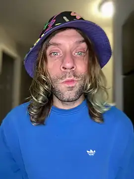 4kUsh2Fashion0 online show from December 23, 2024, 12:35 am