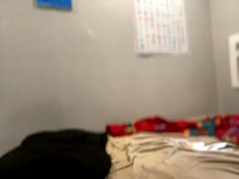 4kUsh2Fashion0 online show from October 14, 2025, 1:45 pm