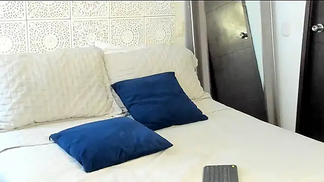 V monse online show from January 18, 2025, 3:49 pm