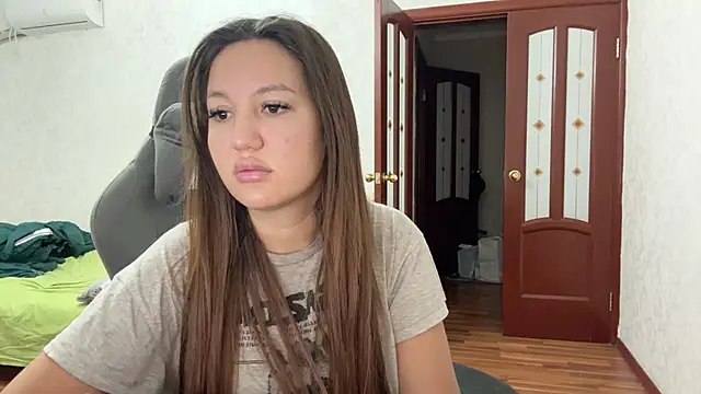 Snapshot of Nelly_Fischer chatting on December 11, 2024, 5:04 pm Nelly Fischer online show from December 11, 2024, 5:04 pm