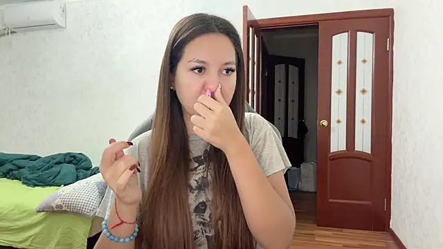 Snapshot of Nelly_Fischer chatting on December 12, 2024, 3:43 am Nelly Fischer online show from December 12, 2024, 3:43 am