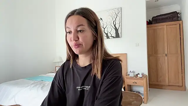 Nelly Fischer online show from November 21, 2025, 3:27 am