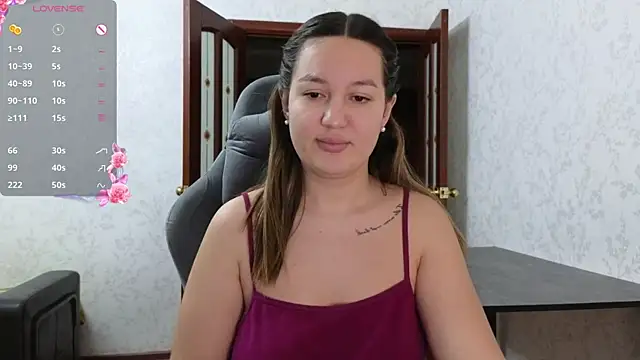 Snapshot of Nelly_Fischer chatting on April 21, 2026, 6:34 pm Nelly Fischer online show from April 21, 2026, 6:34 pm