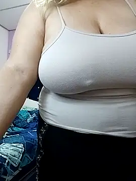 EllisW8 online show from November 16, 2025, 11:49 am