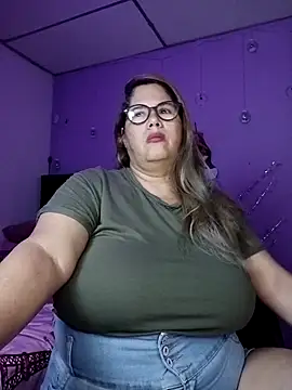 EllisW8 online show from November 24, 2025, 11:54 am