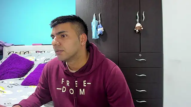 2ScarletandRyan8 online show from March 23, 2026, 9:57 am