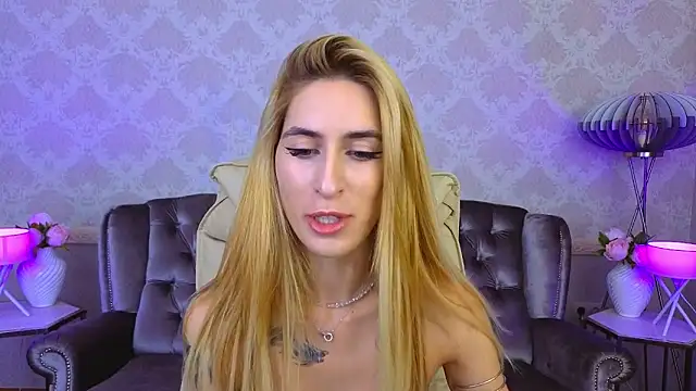 Snapshot of Sexy_Lava chatting on September 16, 2025, 1:01 pm Sexy Lava online show from September 16, 2025, 1:01 pm