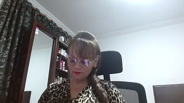 Snapshot of asleycavta chatting on January 6, 2026, 12:47 am asleycavta online show from January 6, 2026, 12:47 am