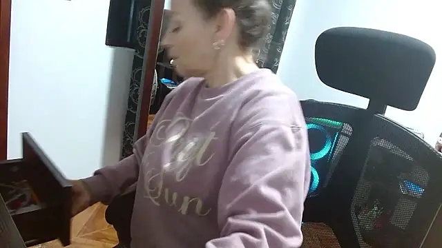 Snapshot of asleycavta chatting on January 17, 2026, 10:24 pm asleycavta online show from January 17, 2026, 10:24 pm