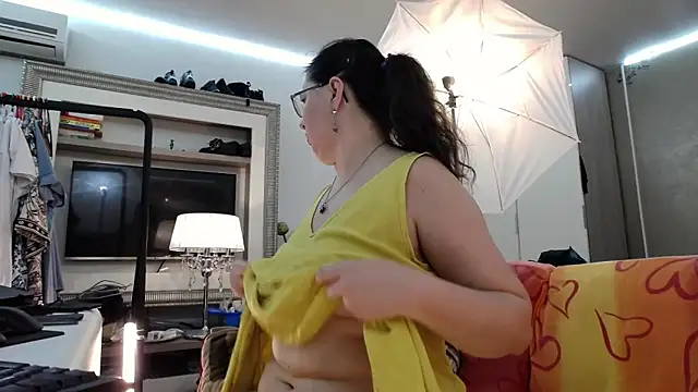 ILoveToFeelU online show from October 18, 2025, 12:17 pm