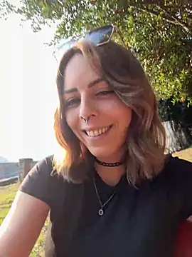 Snapshot of Mia_Railey chatting on October 16, 2025, 3:13 pm Mia Railey online show from October 16, 2025, 3:13 pm