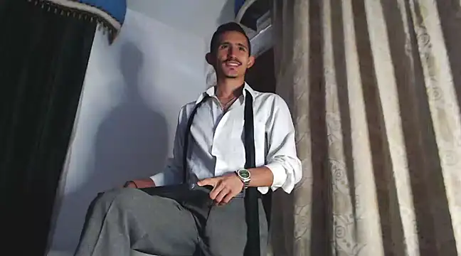 Snapshot of HomeAloneK chatting on December 29, 2024, 7:53 pm HomeAloneK online show from December 29, 2024, 7:53 pm