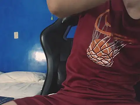 HomeAloneK online show from October 30, 2025, 7:36 pm