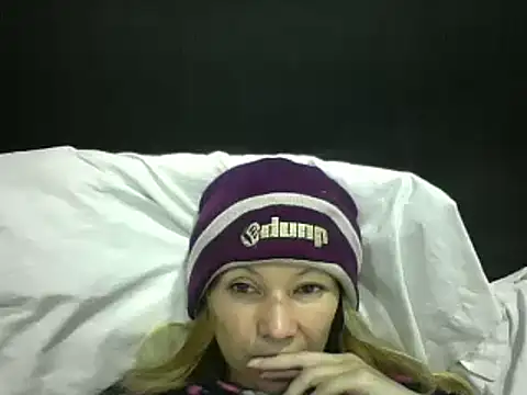 Snapshot of Paulita_x3 chatting on April 21, 2026, 11:16 am Paulita x3 online show from April 21, 2026, 11:16 am