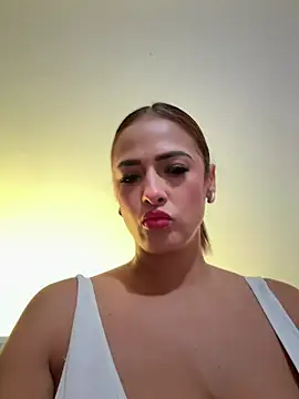 SofiaReyes1 online show from October 13, 2025, 2:22 am