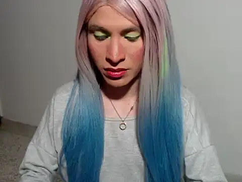 Snapshot of HugeDanex chatting on November 22, 2025, 4:33 am HugeDanex online show from November 22, 2025, 4:33 am