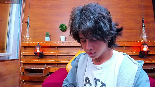 Snapshot of alex_477 chatting on February 20, 2025, 11:31 am alex 477 online show from February 20, 2025, 11:31 am