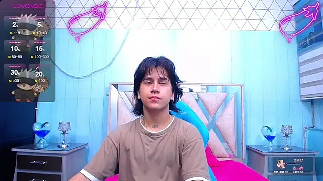 Snapshot of alex_477 chatting on February 21, 2025, 11:33 am alex 477 online show from February 21, 2025, 11:33 am