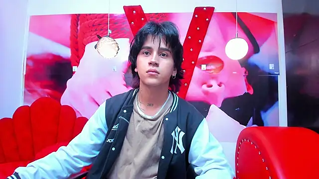 Snapshot of alex_477 chatting on March 19, 2025, 11:39 am alex 477 online show from March 19, 2025, 11:39 am