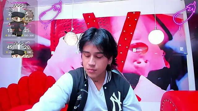 Snapshot of alex_477 chatting on March 22, 2025, 11:32 am alex 477 online show from March 22, 2025, 11:32 am