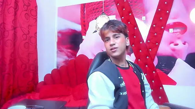 Snapshot of alex_477 chatting on September 15, 2025, 11:32 am alex 477 online show from September 15, 2025, 11:32 am