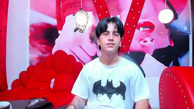 Snapshot of alex_477 chatting on October 21, 2025, 11:33 am alex 477 online show from October 21, 2025, 11:33 am