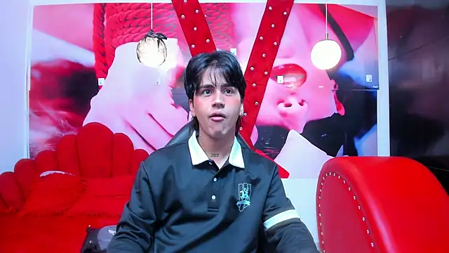 Snapshot of alex_477 chatting on October 23, 2025, 11:31 am alex 477 online show from October 23, 2025, 11:31 am